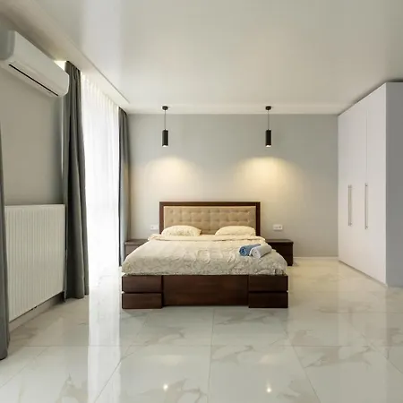 Vip Near Center Apartment Lviv